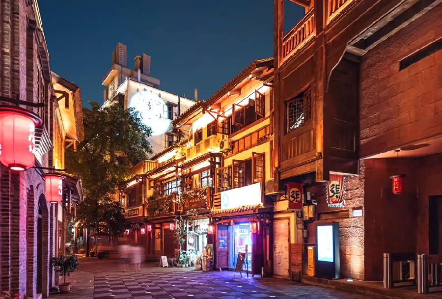 雾都印象：重庆的雾与浪漫示意图