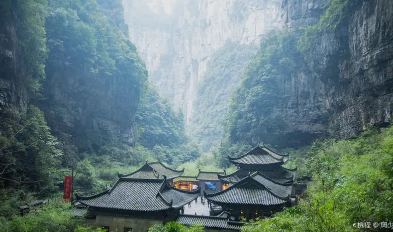 人民大礼堂:城市中轴线的地标示意图